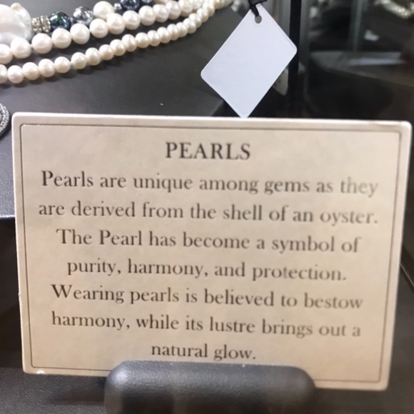 💋SOLD💋ELEGANT PEARL VINTAGE NECKLACE & EARRINGS - Picture 2 of 7